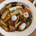 四川チャイナ - 海老、イカ、うずらの卵は後からトッピングされてました。