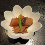 魚心 - お通し、ブリ大根
