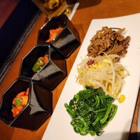 蕃 YORONIKU - キムチ盛り合わせ　3種のナムル