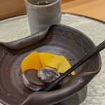 祇園鮨 琢 - 柿とピオーネ大福