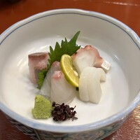 八坂通り 燕楽 - 刺身盛り合わせ