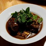 EMERADA - ラムの骨付き肉のローガンジョシュ