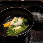 笛吹川温泉　坐忘 - アワビとユリ根饅頭の椀物