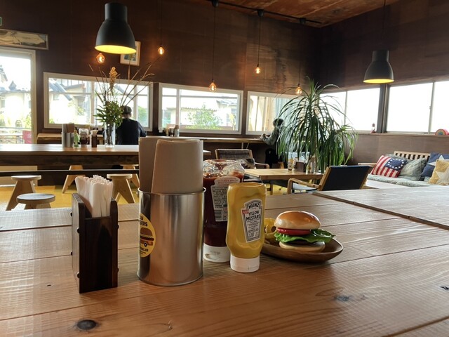 Cow Burgers（カウバーガーズ） - 美術館図書館前（ハンバーガー）の写真