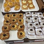 アンジェラ - 料理写真:朝8時。開店1時間でこの陳列ヴォリューム‼️