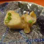 神楽坂おいしんぼ食堂 - 貝柱は柔らかく、紐はコリコリと旨味があって美味しいです。