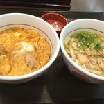 なか卯 - 今朝は早朝出勤なので、しっかり腹ごしらえ。ミニ親子丼とミニ鶏塩うどん