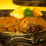 さわやか - げんこつハンバーグ、９５０円。店員さんが目の前で半分に割ってくれます～