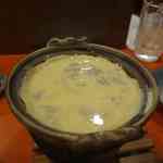 神楽坂おいしんぼ食堂 - その後燃料が全て燃えた所で卵を注ぎ入れ