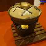 神楽坂おいしんぼ食堂 - 次はホタテだし焼きたまご790円を注文すると、だし焼きたまごなのに何故か鍋が用いられ