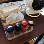 らーめん香澄 - 調味料ほか