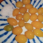 立ち呑み 晩杯屋 - 揚げ塩ぎんなん￥140