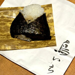 鳥いち - 帰りに「お土産です」と白い小さめの紙袋　中には美味しいおにぎりが
