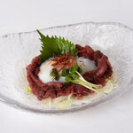 初つぼみ - 馬刺しユッケ