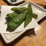 居酒屋 忠助  - 満願唐辛子の素揚げ