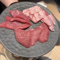 金山成吉思汗 - 