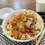 夢を語れ - 汁無し+ソーキ豚バラ軟骨+野菜マシマシ(にんにくアリ•アブラ普通) +ガンジー(カレー)