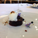 ヴィラ・アイーダ - ショコラとブルーベリーとフロマージュブランのジェラートとシェリービネガー