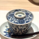 WASHOKU SUSHI ゆゆ梅田 - 蒸物 松茸とずわい蟹の茶碗蒸し