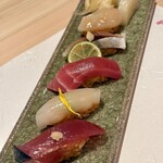 WASHOKU SUSHI ゆゆ梅田 - 鮨 握り5貫　鰹、イカ、トロ、しめ鯖、タイラギ貝