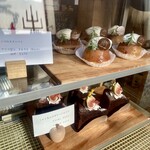 terho - ケーキのショーケース！ガトーショコラにもイチジクのってる