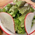 天ぷら 和 - 大きいラディッシュやなと思ったらミニ大根「紅くるり」