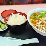 亀福食堂 - 2025年11月　やや横から