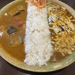 けらら - ←ナスとトマトのカレー→ビーフカレーにチーズ