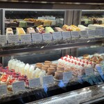 エーグルドゥース - ショーケース