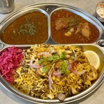 さっぽろルーカレーNAGAMIYA - あいがけカレー。下がビリヤニ。左上がダルカレー、右上がチキンカレー