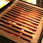 炭火焼 ゆうじ - 正肉は鉄板で