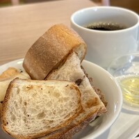 fish&wine BLUE OCEAN GRILL - フリーのパンとドリンク