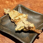 焼き鳥 野乃鳥 幻鳥 - 前菜(皮せんべいのレバーパテ添え)