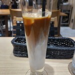 Paul Bassett - アイスカフェラテ