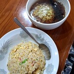 麺屋 龍華 - チャーハン半かけラーメン1012円