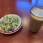 ASIAN RESTAURANT&BAR NEW SARATHI - サラダ、ラッシー