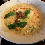 精華楼 - 担々麺