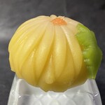 久栄堂菓子舗 - 『ねりきり(菊)』