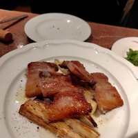 ラ・ビスボッチャ - 自家製ベーコンとマコモダケ