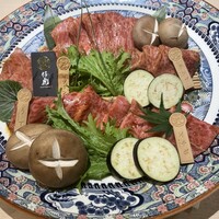 牛刺しと焼肉 仔虎 クリスロード店 - 