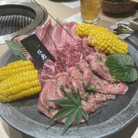 牛刺しと焼肉 仔虎 クリスロード店 - 