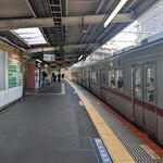 まるよし - 大山駅、進行方向は池袋駅方面です。