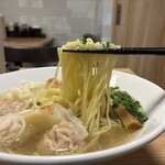 七喜 - 2種のワンタン麺