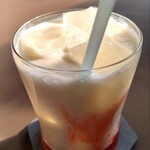 spice curry cafe ARC - ラッシー（イチゴ）＠220円