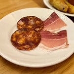 バル ポルティージョ - ハモンセラーノとチョリソー