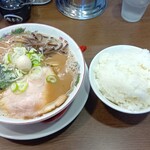 うまいヨゆうちゃんラーメン - 