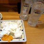 焼鳥日高 - ２杯めの「ウォッカソーダ割り」と共に、「生キャベツ（味噌マヨ）」（190円）を注文
