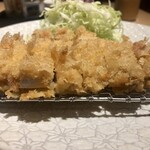 とんかつ むら井 - 衣がサクサクに立っています