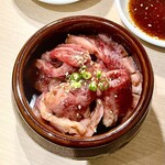 和牛ホルモンとタレ漬け焼肉 壺ほる - 