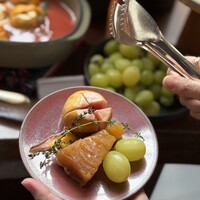 ザ タヴァン グリル＆ラウンジ - 